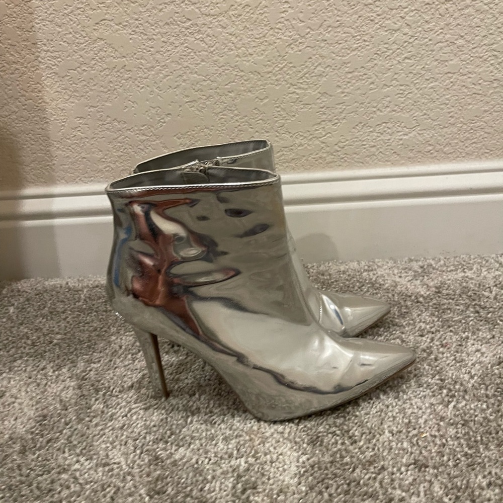 Metallic booties! Quipid